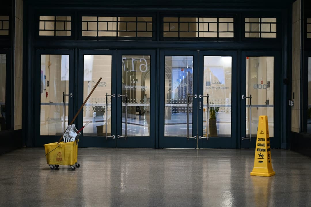 /_next/static/media/retail-opening-cleaning-check.08-swtvzvcgmk.webp image